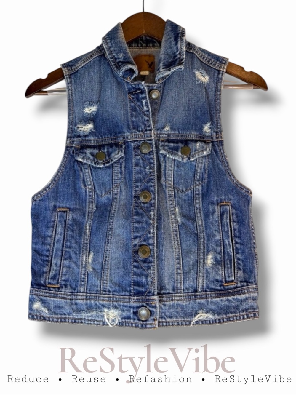 AMERICAN EAGLE Women’s Size S Vest Denim Jean Trucker Style Distressed